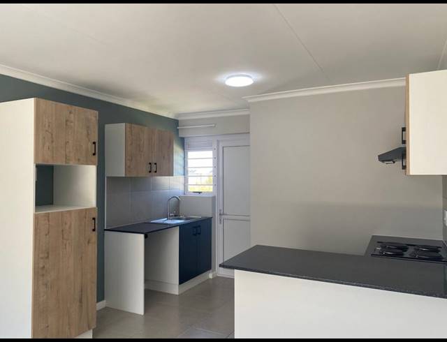 2 BEDROOM TOWNHOUSE FOR SALE IN FAIRVIEW
